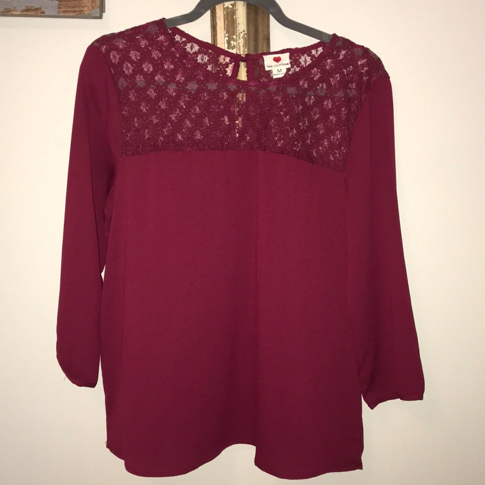 Crimson quarter length baby doll top 🌹